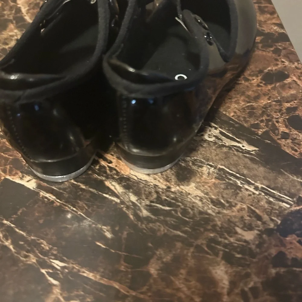 Capezio Kids Glossy Black Dress Shoes - size toddler 8.5